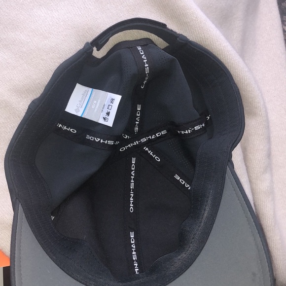 Columbia Black Omni-Shade Adjustable Baseball Hat - Picture 4 of 4